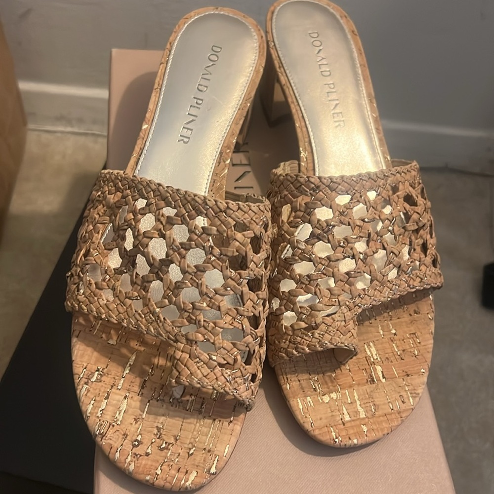 NEW Donald J. Pliner Tan Woven Slide Sandals